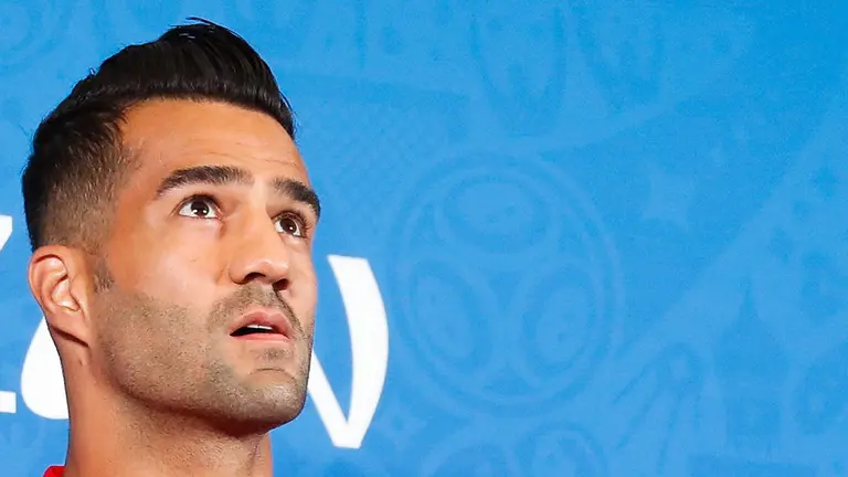 KAZ106. KAZAN (RUSIA), 19/06/2018.- El mediocampista de Irán Masoud Shojaei habla en una rueda de prensa. EFE/Javier Etxezarreta