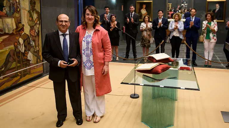 Mariano Herrero Ibáñez toma posesión como nuevo parlamentario foral de UPN. MIGUEL OSÉS