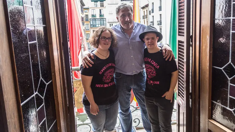 La banda de música Motxila 21 ha resultado ganadora de la votación popular para elegir al lanzador del Chupinazo 2018 (45). IÑIGO ALZUGARAY