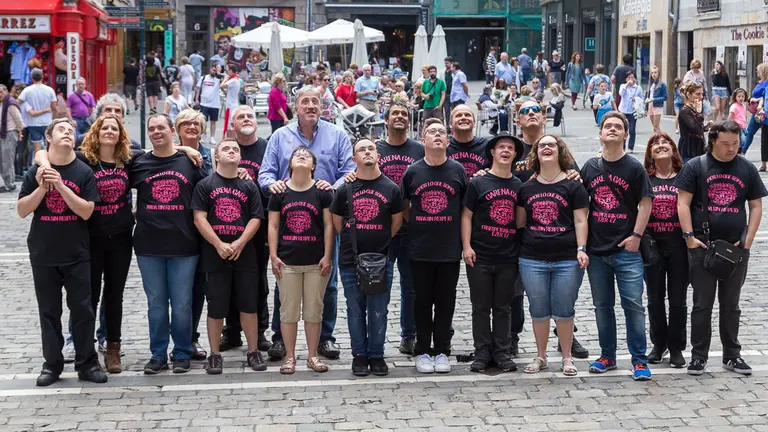 La banda de música Motxila 21 ha resultado ganadora de la votación popular para elegir al lanzador del Chupinazo 2018 (46). IÑIGO ALZUGARAY