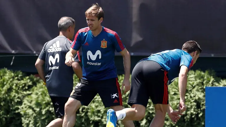 GR4002. KRASNODAR (RUSIA), 21/06/2018.- El defensa de la selección española Nacho Monreal participa en un entrenamiento para suplentes, un día después de que España se impusiera a Irán por 0-1 en la segunda jornada del Mundial de Rusia 2018, en la ciudad de Krasnodar, Rusia, hoy, 21 de junio de 2018. EFE/RFEF/ Carmelo Rubio SOLO USO EDITORIAL? PROHIBIDA SU VENTA