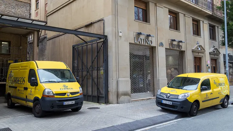Oficina de Correos en el Paseo Sarasate de Pamplona (03). IÑIGO ALZUGARAY