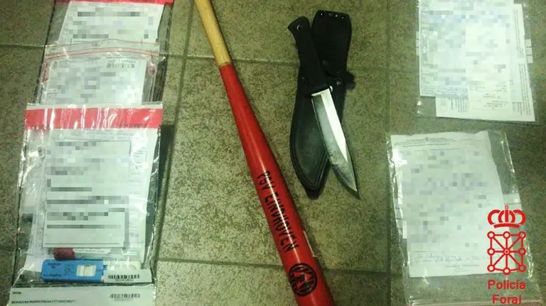 Armas decomisadas a varios conductores POLICÍA FORAL