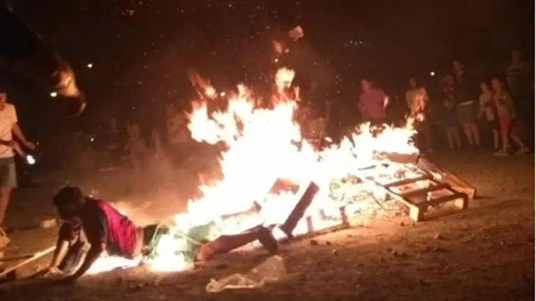 Herido al caer en una hoguera de San Juan en Pamplona CEDIDA