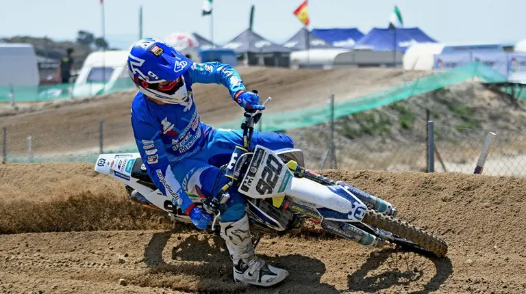 El piloto de Estella Ander Valentín en acción en la prueba disputada en Malpartida (Cáceres). Cedida.