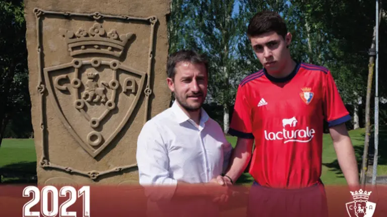 Ángel Alcalde junto a Carlos Moratalla. CA Osasuna.