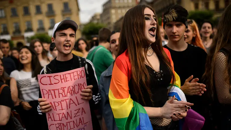 La Plataforma 28J conmemora el Día Internacional del Orgullo LGTB con una manifestación. PABLO LASAOSA