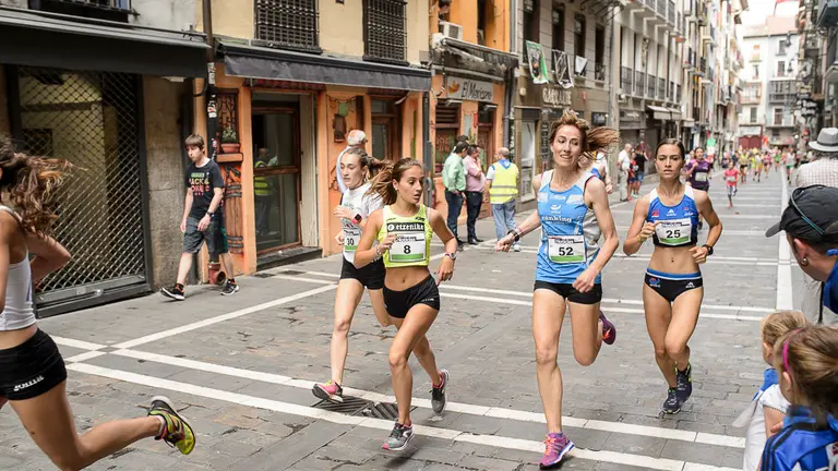 Celebración de la 'Carrera del Encierro' organizada por la peña La Jarana. PABLO LASAOSA 47