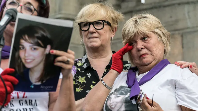 Homenaje en recuerdo de Nagore Laffage en vísperas del décimo aniversario de su asesinato tras negarse a mantener relaciones sexuales con el médico Diego Yllanes (20). IÑIGO ALZUGARAY