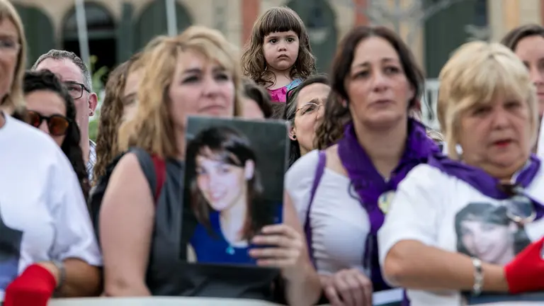 Homenaje en recuerdo de Nagore Laffage en vísperas del décimo aniversario de su asesinato tras negarse a mantener relaciones sexuales con el médico Diego Yllanes (34). IÑIGO ALZUGARAY