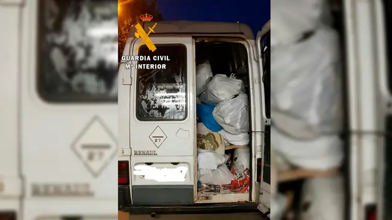 Furgoneta interceptada por la Guardia Civil entre la AP-15 y la AP-68 GUARDIA CIVIL