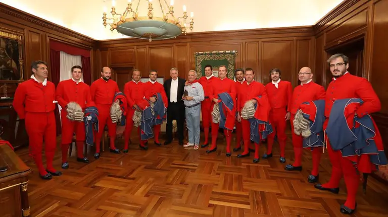 Homenaje del Ayuntamiento de Pamplona a Ángel Yanguas CEDIDA