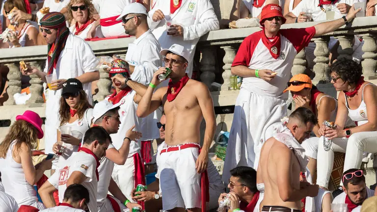 Los tendidos de la Plaza de Toros de Pamplona durante la segunda corrida de la Feria del Toro de San Fermín 2018 (44). IÑIGO ALZUGARAY