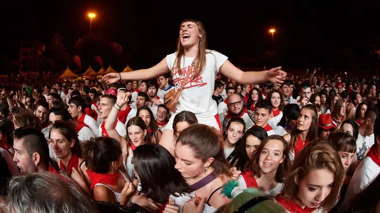 9 Julio San Fermin Conciertos Plaza Fueros Berri Txarrak y Jupiter Jon4070