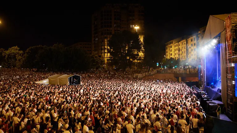 9 Julio San Fermin Conciertos Plaza Fueros Berri Txarrak y Jupiter Jon4257