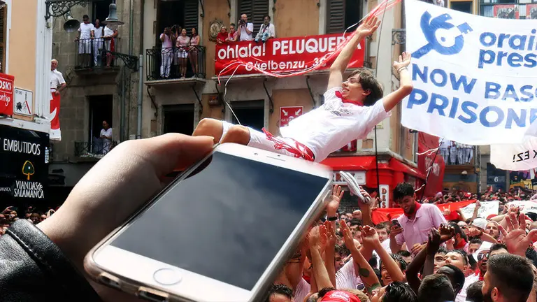 El consumo de datos de la red 4G de Telefónica durante el Chupinazo de Sanfermines ha sido el equivalente a 128.000 fotos. NAVARRA.COM
