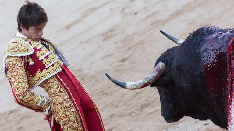 Cuarta corrida de la Feria del Toro de San Fermín 2018 con toros de Fuente Ymbro para Sebastian Castella, Miguel Angel Perera y Alberto Lopez Simón (05). IÑIGO ALZUGARAY
