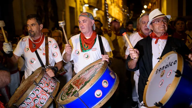 El Struendo recorre las calles de Pamplona en San Fermín 2018. PABLO LASAOSA 10