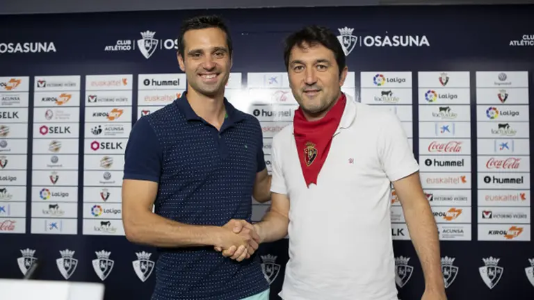 Miguel Flaño y Braulio Vázquez en El Sadar. CA Osasuna.