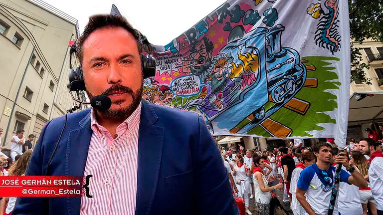 GRAF5667. PAMPLONA, 07/07/2018.- Llegada de peñas y charangas a la plaza de toros antes de la primera corrida de la fiestas de San Fermín, en Pamplona. EFE/Rodrigo Jiménez