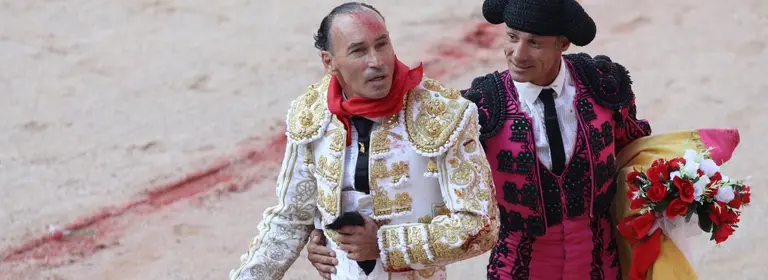 Pepín Liria, durante la faena del cuarto toro de la tarde IÑIGO ALZUGARAY 10 1