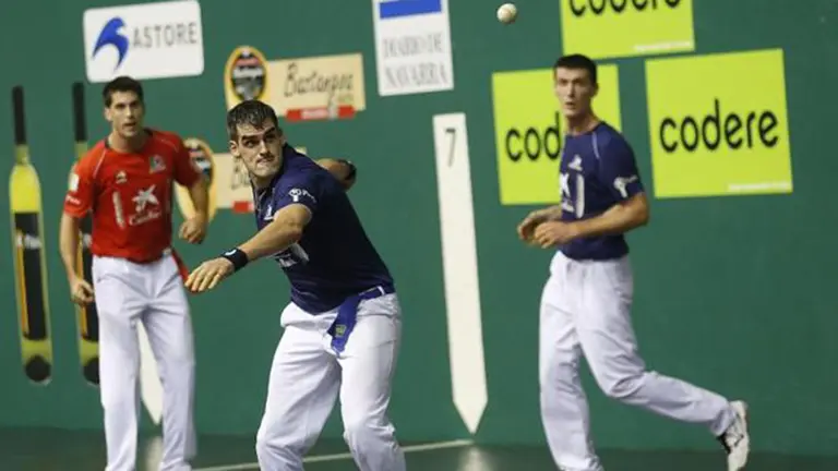 Ezkurdia durante el partido del 12 de julio del Torneo San Fermín. ASPE