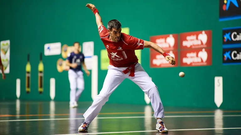 Joseba Ezkurdia y Beñat Rezusta en la final del Torneo San Fermin contra Irribarria y Zabaleta. DANI FERNÁNDEZ (15)