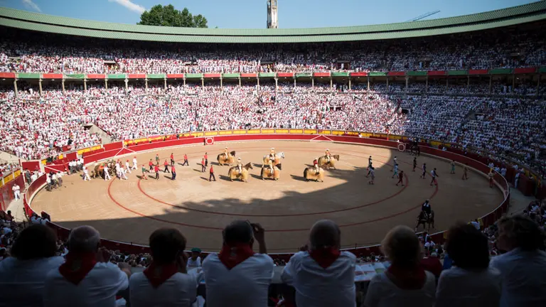 Primera corrida de Sanfermines con toros de Miura para Rafaelillo, Rubén Pinar y Pepe Moral. MIGUEL SANTIAGO