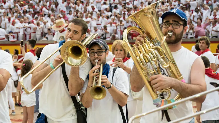 Salida de las peñas. MIGUEL SANTIAGO05