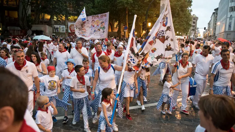 Salida de las peñas. MIGUEL SANTIAGO23