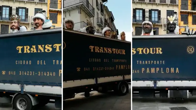 Los gigantes de Pamplona, transportados en un camión para ser guardados hasta el esperado reencuentro por San Fermín de Aldapa JUAN MANUEL PEDREÑO