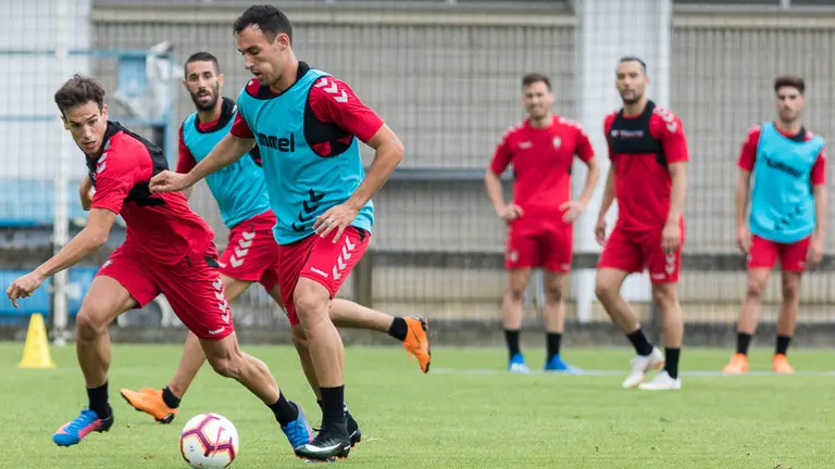 Unai García. Entrenamiento de pretemporada de Osasuna en las instalaciones de Tajonar (30). IÑIGO ALZUGARAY