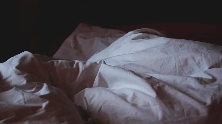 Las sábanas de una cama