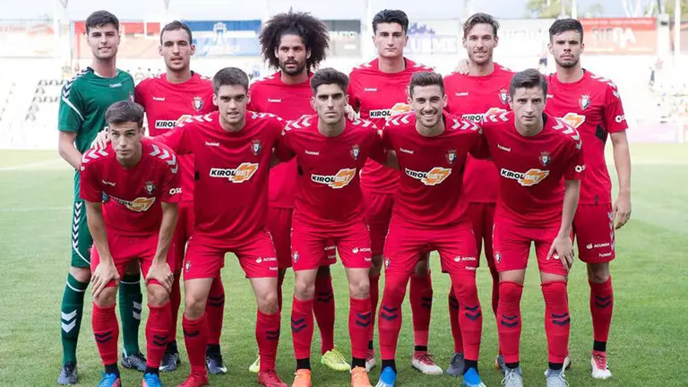 Primera alineación de los rojillos en el amistoso ante el Real Unión. CA Osasuna.