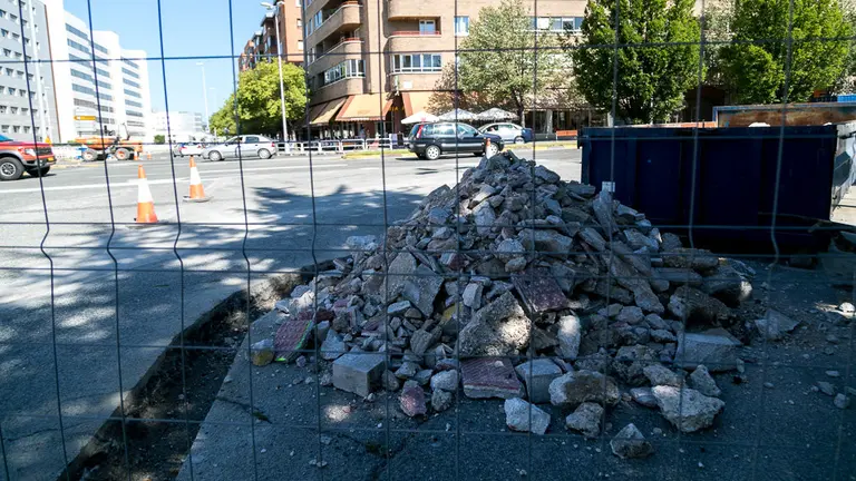 Obras en Pio XII en el cruce con la Avenida de Navarra (09). IÑIGO ALZUGARAY