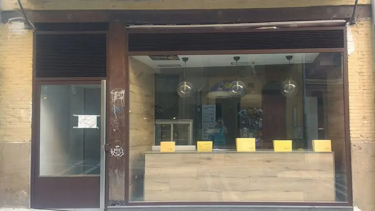 La nueva tienda y horno de pastas Beatriz en la calle Curia de Pamplona