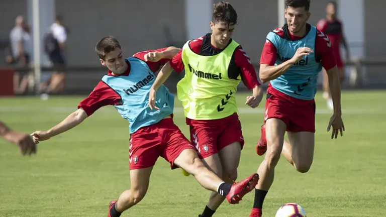 Los jugadores de Osasuna durante la primera sesión de entrenamiento de este martes WEB OSASUNA