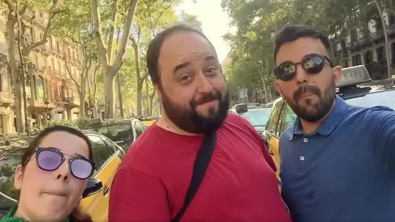 Recrean una escena de La La Land durante la protesta del taxi en Barcelona  @polispol Twitter