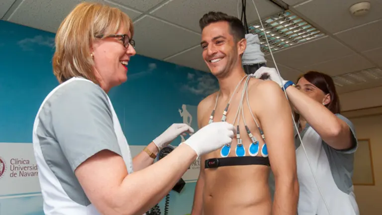 El extremo de Osasuna, Juan Villar, pasa las pruebas médicas en la Clínica Universidad de Navarra CA OSASUNA