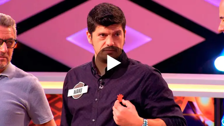 Manu Zapata, el concursante navarro de Boom con el pin contra las agresiones sexistas. ANTENA 3