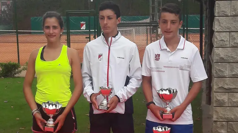 Iñaki Zúñiga y Nahia Izco vencedores del 32º Circuito Cadete InterSport Irabia - Dunlop. CEDIDA