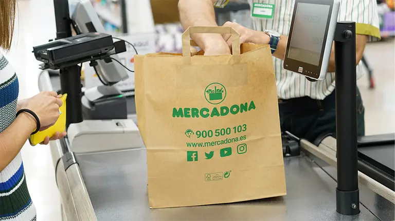 Bolsa de papel en Mercadona. MERCADONA