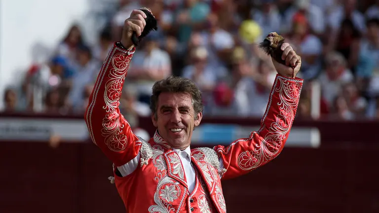 Corrida de Rejones de la feria de Estella de 2018 con  Pablo y Guillermos Hermoso de Mendoza y el Portugues Joao. PABLO LASAOSA (12)