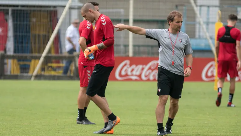 Arrasate. Entrenamiento de Osasuna en las instalaciones de Tajonar antes del partido amistoso ante el Lleida en Marcilla (11). IÑIGO ALZUGARAY