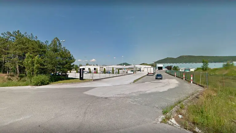 Exteriores de Dynamobel en Berrioplano. ARCHIVO