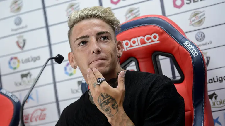 Osasuna presenta a Brandon Thomas como nuevo jugador para la próxima temporada. PABLO LASAOSA 03