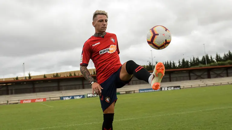 Osasuna presenta a Brandon Thomas como nuevo jugador para la próxima temporada. PABLO LASAOSA 05