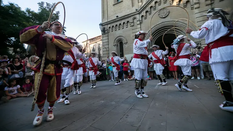Baile de los Danzantes de San Lorenzo en el día de su patrón (13). IÑIGO ALZUGARAY