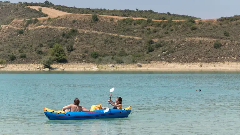 Domingo de verano en el embalse de Alloz (06). IÑIGO ALZUGARAY