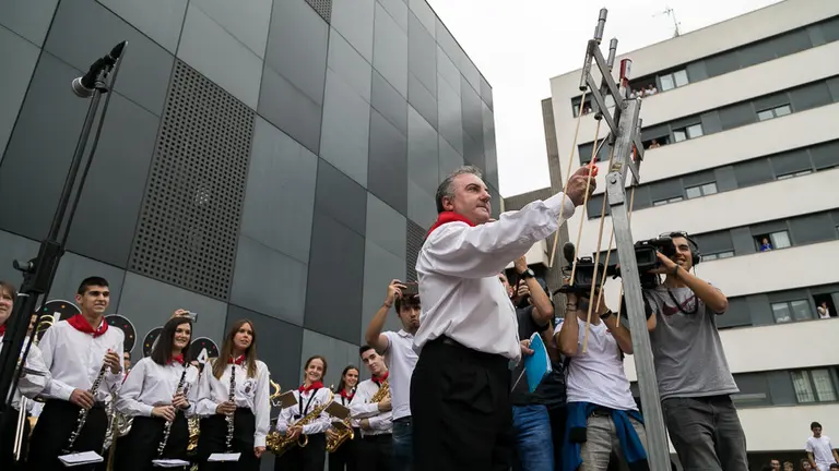 Chupinazo de las fiestas de Burlada 2018, lanzado por la Banda de Música Cultural de la localidad (04). IÑIGO ALZUGARAY